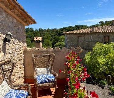 Avinyonet de Puigventos Bed & Breakfast | Mas Camins