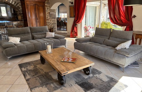 Ruoms Other | Mas de 170m², Avec une Belle Piscine Privée sur un Terrain Clos Arboré de 2000m²