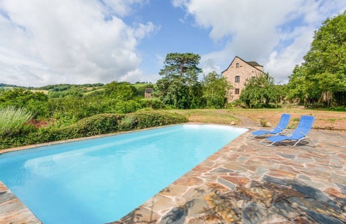 Auzits Villa | Mas De Beauce - Four Bedroom Villa, Sleeps 8