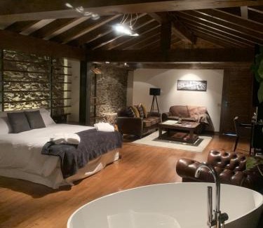 Llivia Bed & Breakfast | Mas Farner - Adults Only