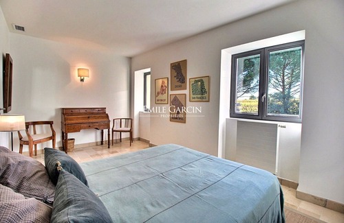 Ansouis Other | Mas for rent in Ansouis (South Luberon) amidst vineyards