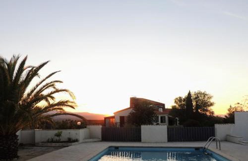 Montesquieu-des-Alberes House | Mas Les Romarins