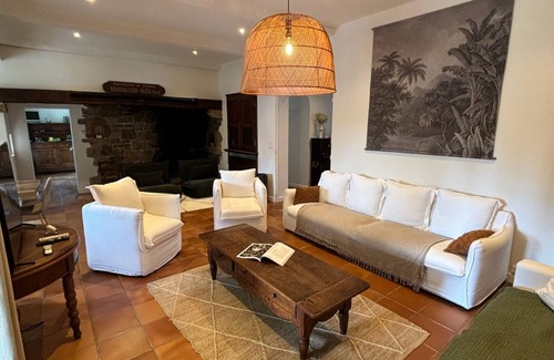 Saint-Hilaire-de-Brethmas Other | Mas Provençal in the heart of a private wooded park!
