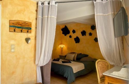 Saint-Michel-de-Llotes Bed & Breakfast | "MAS TRAMONTANE "chambres d'hôtes et studio avec piscine dans parc arboré