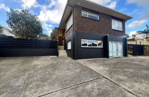 Pakuranga House | Masina - cosy family retreat