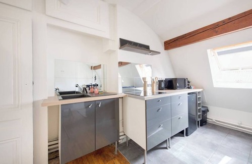6th Arrondissement Apartment | Masséna's cabin