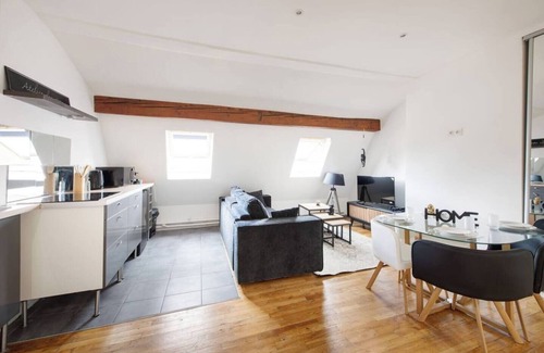 6th Arrondissement Apartment | Masséna's cabin