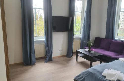 Brigittenau Apartment | Massive 6BR Apt. Near Millenium City for big Groups
