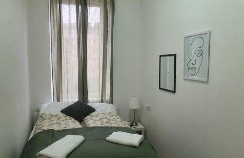 Brigittenau Apartment | Massive 6BR Apt. Near Millenium City for big Groups