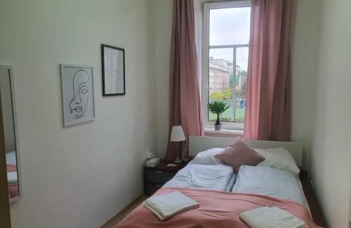 Brigittenau Apartment | Massive 6BR Apt. Near Millenium City for big Groups