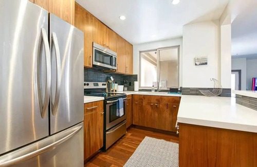 South Mission Beach House | Massive Oceanview 6BR Penthouse + Rooftop Decks