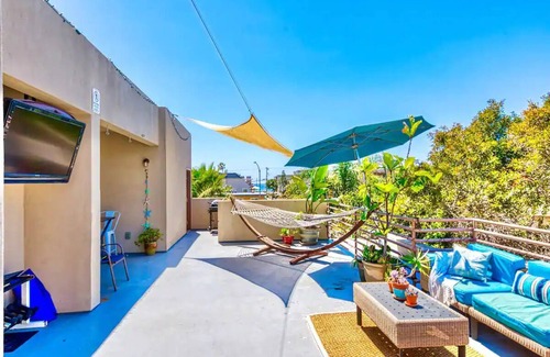 South Mission Beach House | Massive Oceanview 6BR Penthouse + Rooftop Decks