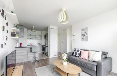 Quartier Atlantis Apartment | Massy Revy 10 min RER and TGV Idéal Paris and Orly