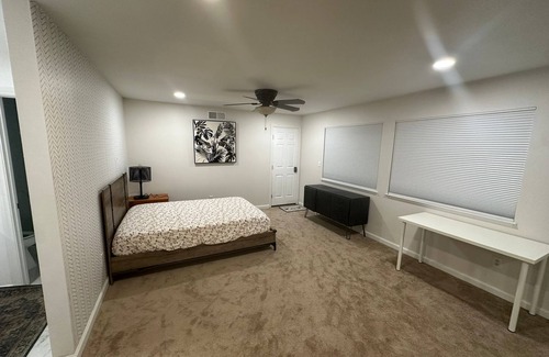 Rancho Bernardo House | Master bedroom-Rancho Bernardo