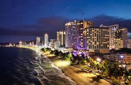 Tran Phu Beach Apartment | MASTER Gold Coast Apartments