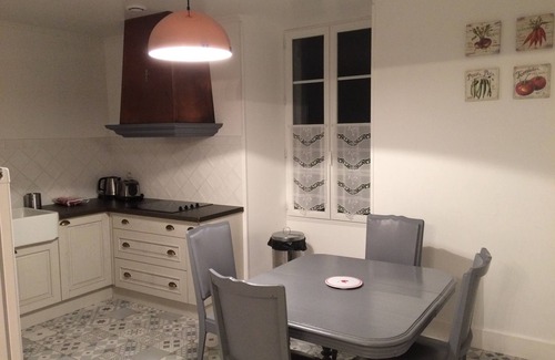 Bourg-de-Visa House | Master house with swimming pool sleeps 17 near a small village of 82