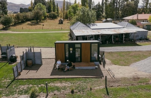 Matakanui House | Matakanui Retreat 1 by Tiny Away