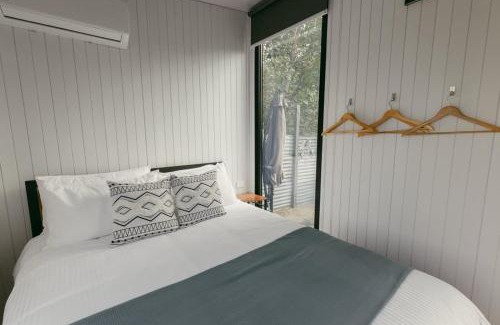 Matakanui House | Matakanui Retreat 2 by Tiny Away