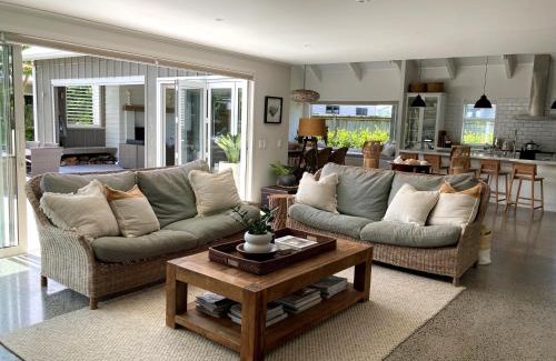 Matarangi House | Matarangi Beach Retreat