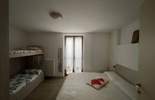 Parlasco House | MATILDA apartment in the historic center of the frescoed village of Parlasco