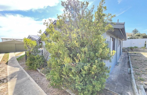Waterhouse House | Matilda - Located close to Long Beach
