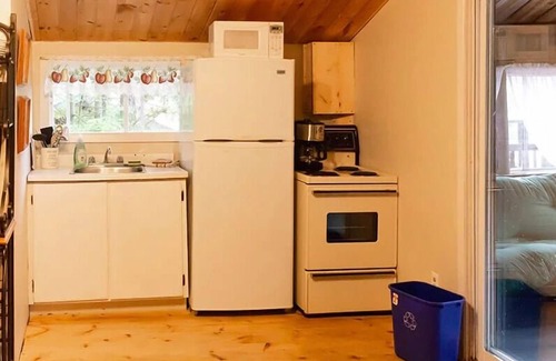 Papineau-Cameron Cottage | Mattawa River Resort