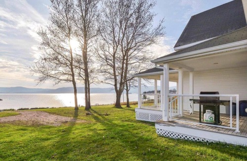 Ingonish House | Maude's Place. Idyllic seaside property in beautiful Ingonish, Cape Breton.