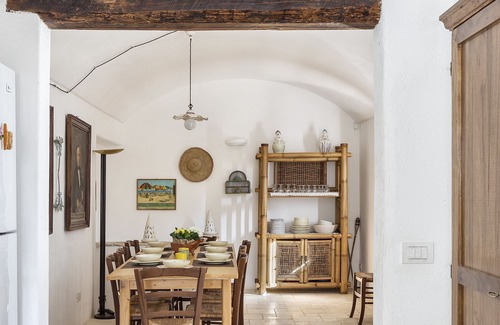Ceglie Messapica Villa | Max 10 guests, infinity swimming pool, 5 bedrooms, 4 bathrooms, wonderful garden