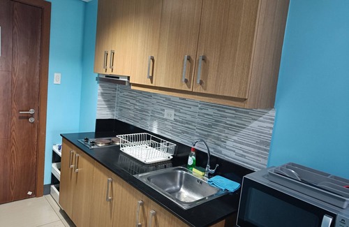 Barangay 76 Apartment | Max's tower D Shell residences condo, w/balcony, Netflix and fast internet