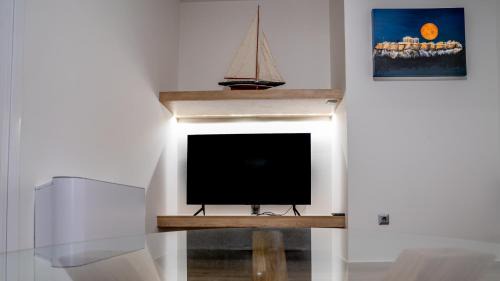 Piraeus Apartment | Maxblue 2