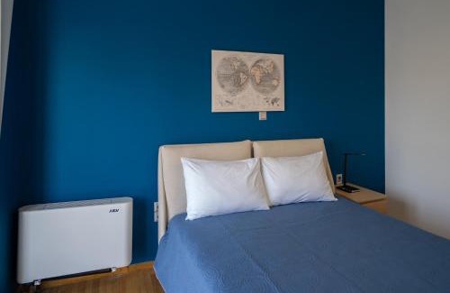 Piraeus Apartment | Maxblue 2