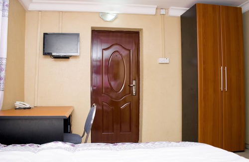 Mushin Hotel | Maxton Suites Magodo