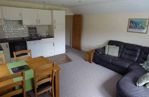Tavernspite Apartment | MAY COTTAGE - family friendly with stunning lakeside views