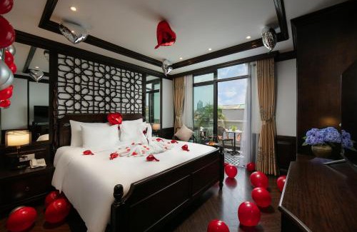 Hanoi Backpacker Quarter Hotel | MAY DE VILLE Crown Hotel
