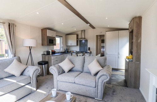 Runswick Bay Cottage | MAYFLOWER LODGE, pet friendly, character holiday cottage in Staithes