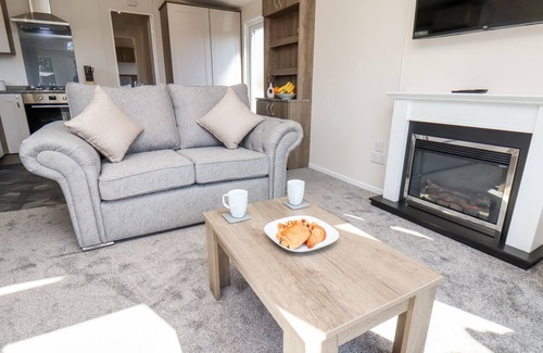Runswick Bay Cottage | MAYFLOWER LODGE, pet friendly, character holiday cottage in Staithes