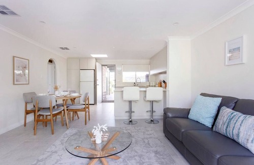 Maylands Apartment | Maylands Riverside City Retreat