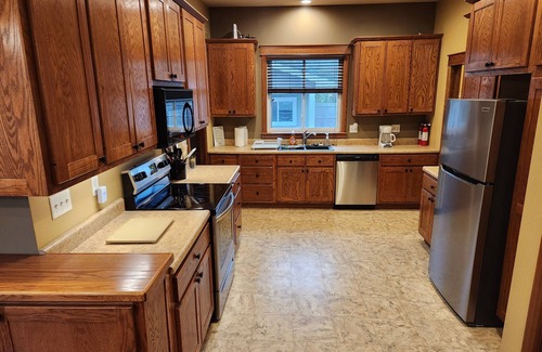Montrose House | Mayor's Manor - with everything you need in a homebase get away. Pet friendly.