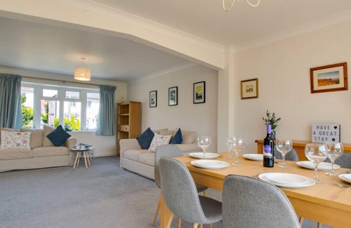 Bishopston House | Maytrees in the beautiful Swansea
