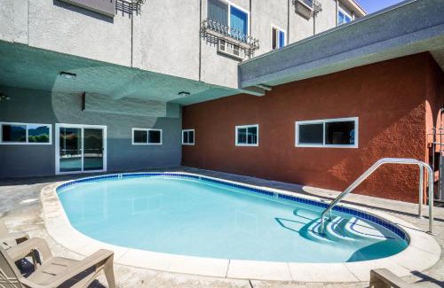 Maywood Hotel | Maywood Inn