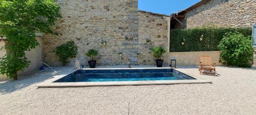 Sainte-Jalle House | Mazet en provence pour 4, piscine chauffée privée, jardin clos privé, barbecue, chiens admis