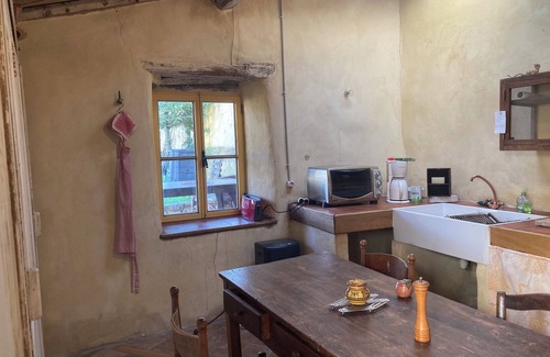 Saint-Hippolyte-du-Fort Ski Chalet | Mazet in the garden for two with baby