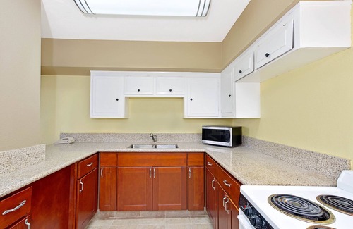 Southwood Riviera Hotel | MC Pacific Inn & Suites