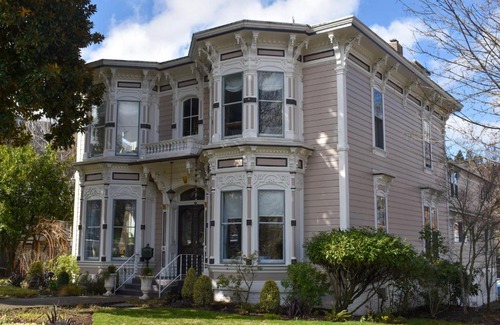 Historic Downtown District Hotel | McCall House Boutique Hotel