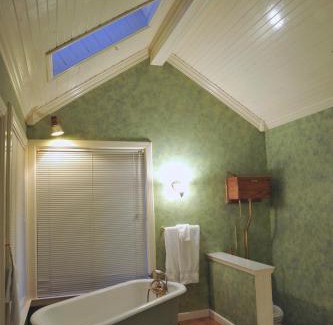 McCloud Hotel | McCloud Hotel