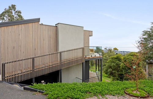 McCrae House | McCrae Views - 4 Bedroom Holiday House
