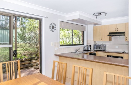 Mollymook Beach House | McGrath welcomes you to Mollymook Getaway