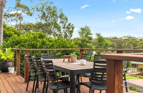 Mollymook Beach House | Mcgrath welcomes you to Treetop Escape in Mollymook
