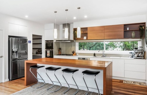 Mollymook House | McGrath welcome's you to Ananda house in Mollymook