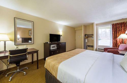 Media Hotel | McIntosh Inn